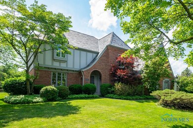 2541 Challedon Ct, Ottawa Hills, OH 43615 - photo 2