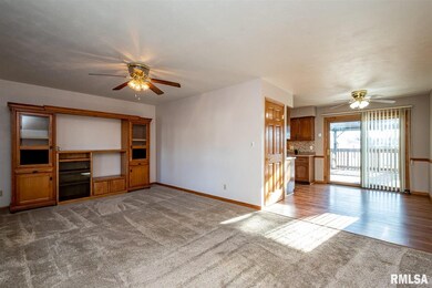 2169 W 34th St, Davenport, IA 52806 - photo 4