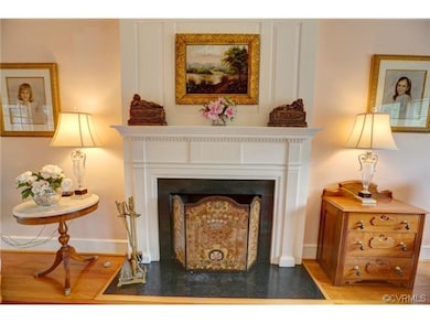Beautiful original reeded mantel!