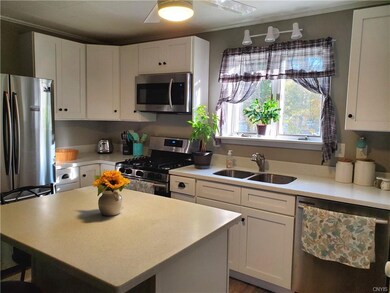 Remodeled Kitchen w/ Stainless Appliances