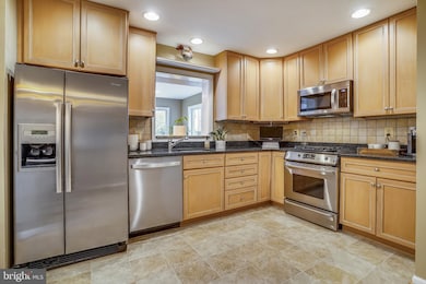 8318 Woodacre St, Alexandria, VA 22308 - photo 4