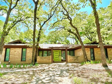 705 W Pleasantview Dr, Hurst, TX 76054 - photo 3