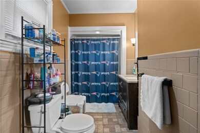 1st Floor - Left Side Bathroom