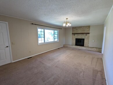 589-Broyles-Rd-02