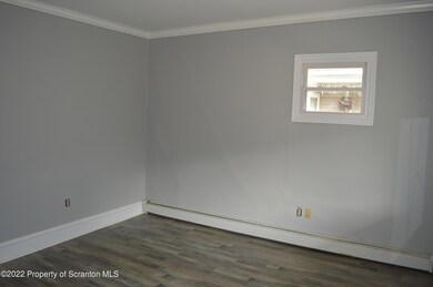 1511 Swetland St, Scranton, PA 18504 - photo 4