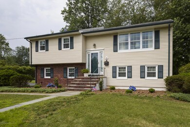 12 Doris Ln, Middletown, NJ 07748 - photo 4