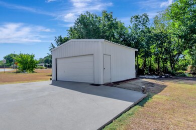 273 Kelly Brook Ln, Weatherford, TX 76087 - photo 2