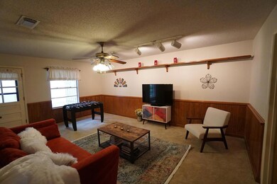 101 Glenmoor Dr, Fredericksburg, TX 78624 - photo 7