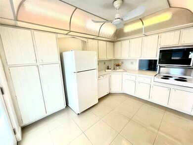 1175 NE Miami Gardens Dr unit 405, Miami, FL 33179 - photo 4