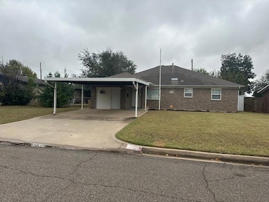 873 N Windermere Dr, Moore, OK 73160 - photo 2