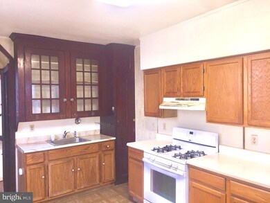 136 N 2nd St, Reading, PA 19601 - photo 6