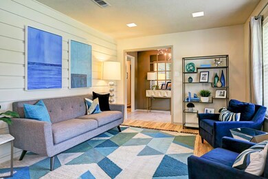 303 Oak Dr, Friendswood, TX 77546 - photo 4