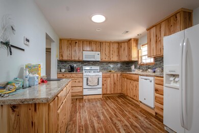 Holt_437NWilliamsAve-7