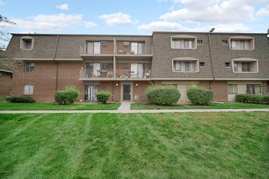 128 E Bailey Rd unit G, Naperville, IL 60565 - photo 3