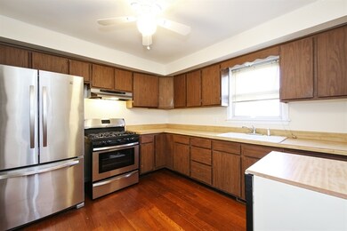 718 Suffolk Ave, Westchester, IL 60154 - photo 4