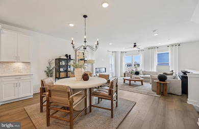 1102 Crested Wood Dr, Laurel, MD 20724 - photo 4