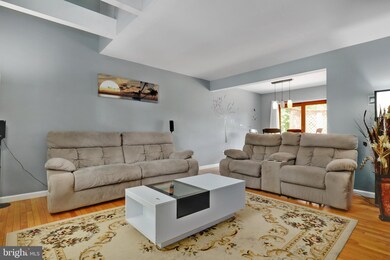 11247 Valley Bend Dr, Germantown, MD 20876 - photo 4