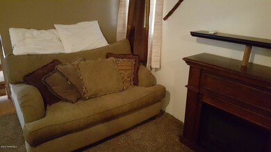 Vanloan Lot 21 Living room (2)