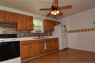 640 W 8th St, New Albany, IN 47150 - photo 4