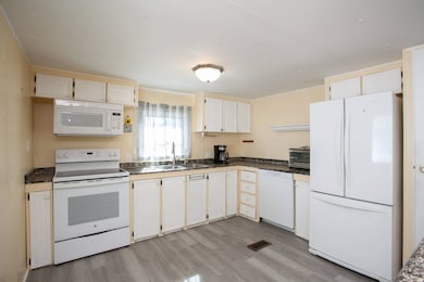 2001 83rd Ave N unit 1032, Saint Petersburg, FL 33702 - photo 3