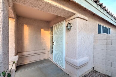 3220 E Poinsettia Dr-5