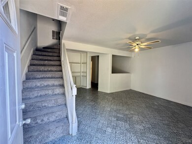 1911 Sherwood Forest St unit 17, Houston, TX 77043 - photo 3