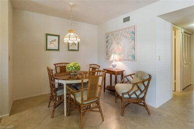 Central Gardens unit 216, Naples, FL 34102 - photo 4