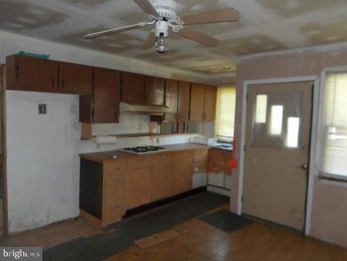 523 Front St, Palmyra, NJ 08065 - photo 4