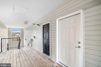 21228 Mcfadden Square unit 411, Sterling, VA 20165 - photo 3