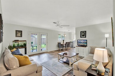 1605 Alta Vista Dr, Alvin, TX 77511 - photo 4