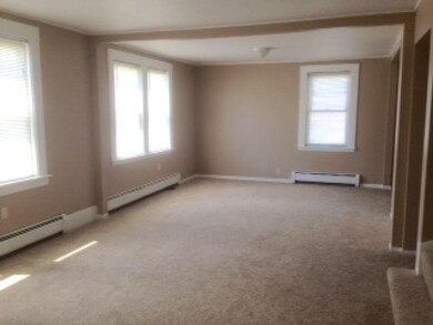 382 Shasta St, Manchester, NH 03103 - photo 5