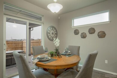 927 N Smith Ct, Sisters, OR 97759 - photo 4