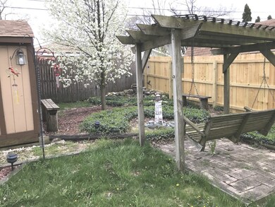 421 Blackhawk Ave, Carpentersville, IL 60110 - photo 6