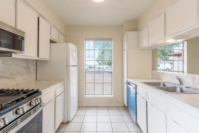 1915 Prairie Knoll Ct unit B, Austin, TX 78758 - photo 4