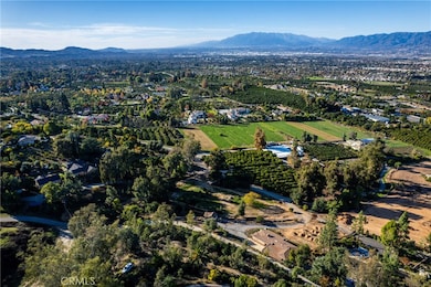 218 Valencia Dr, Redlands, CA 92374 - photo 5