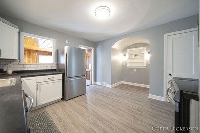 7-web-or-mls-221-s-main-st