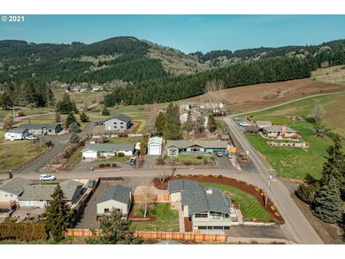 840 NW Evans St, Sheridan, OR 97378 - photo 6