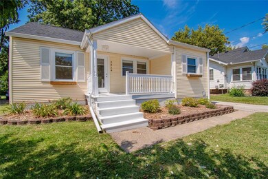 2214 36th St, Des Moines, IA 50310 - photo 3