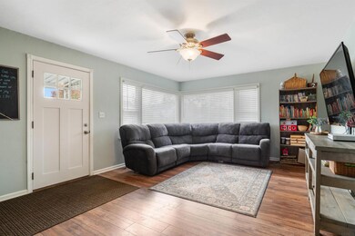 918 E 5th St, Auburn, IN 46706 - photo 5