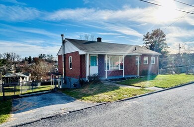 203 Edwards Ave, Princeton, WV 24740 - photo 3