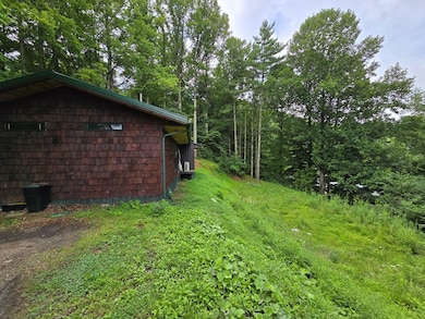 403 Summit St, Sophia, WV 25921 - photo 4