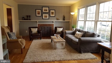 2428 Lexington Rd, Falls Church, VA 22043 - photo 2