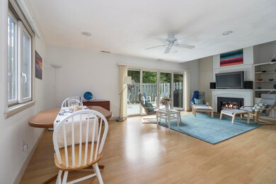 004-photo-living-room-8594003