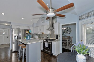 3431 Meadow Crest Cir, Gurnee, IL 60031 - photo 6