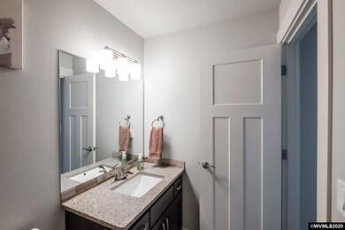 2247 NE Evergreen Ave, Albany, OR 97321 - photo 6