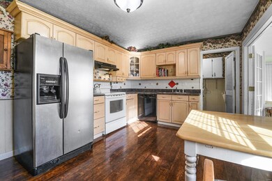 1 Nassau Dr, Maryville, IL 62062 - photo 3