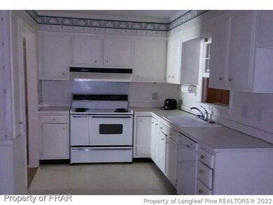 2539 S Edgewater Dr, Fayetteville, NC 28303 - photo 3