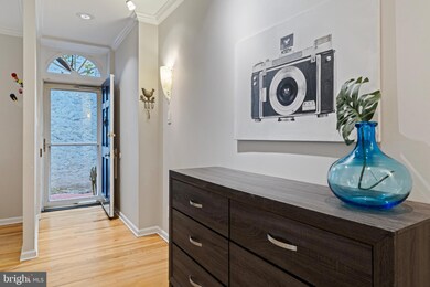 1811 Fitzwater St unit E, Philadelphia, PA 19146 - photo 5