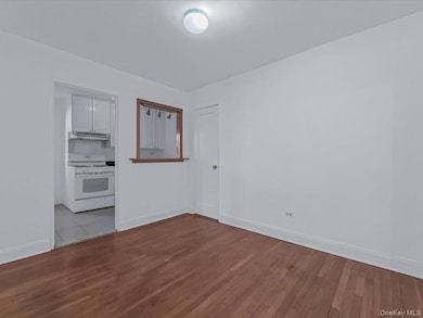 102-55 67th Rd unit 4W, Forest Hills, NY 11375 - photo 7