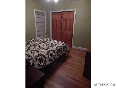 1st Floor Master Bedroom